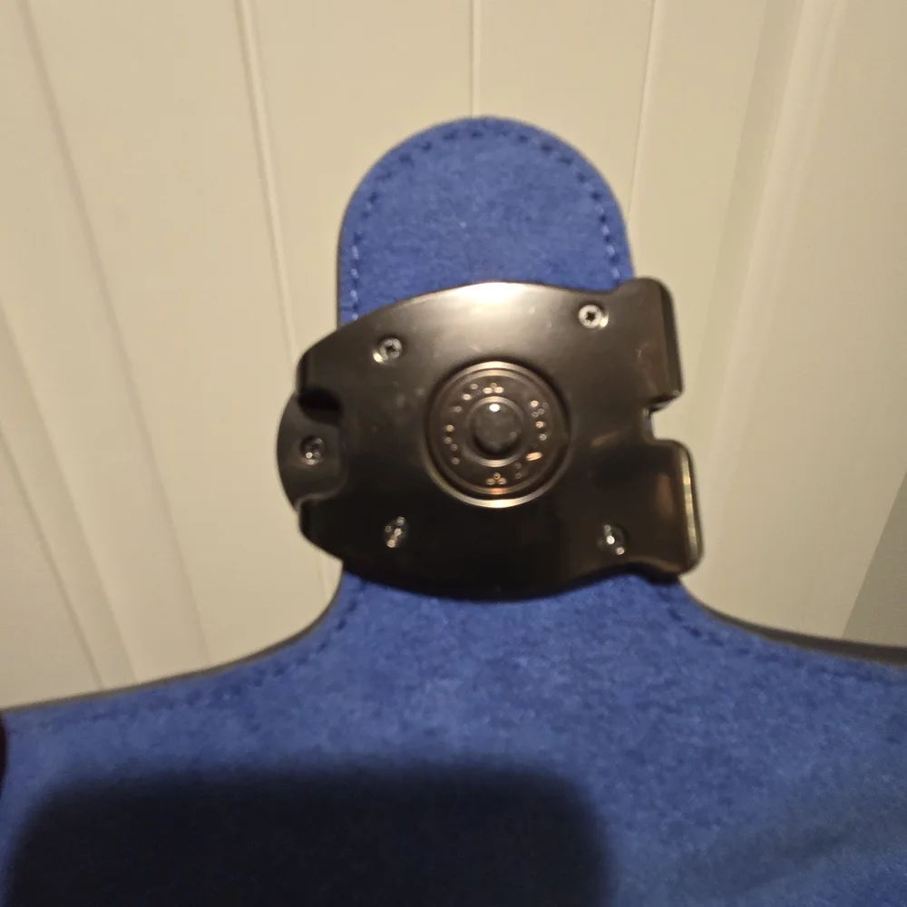 Blue Leather Shoulder Bag with C-Clasp - Picture 5 of 13